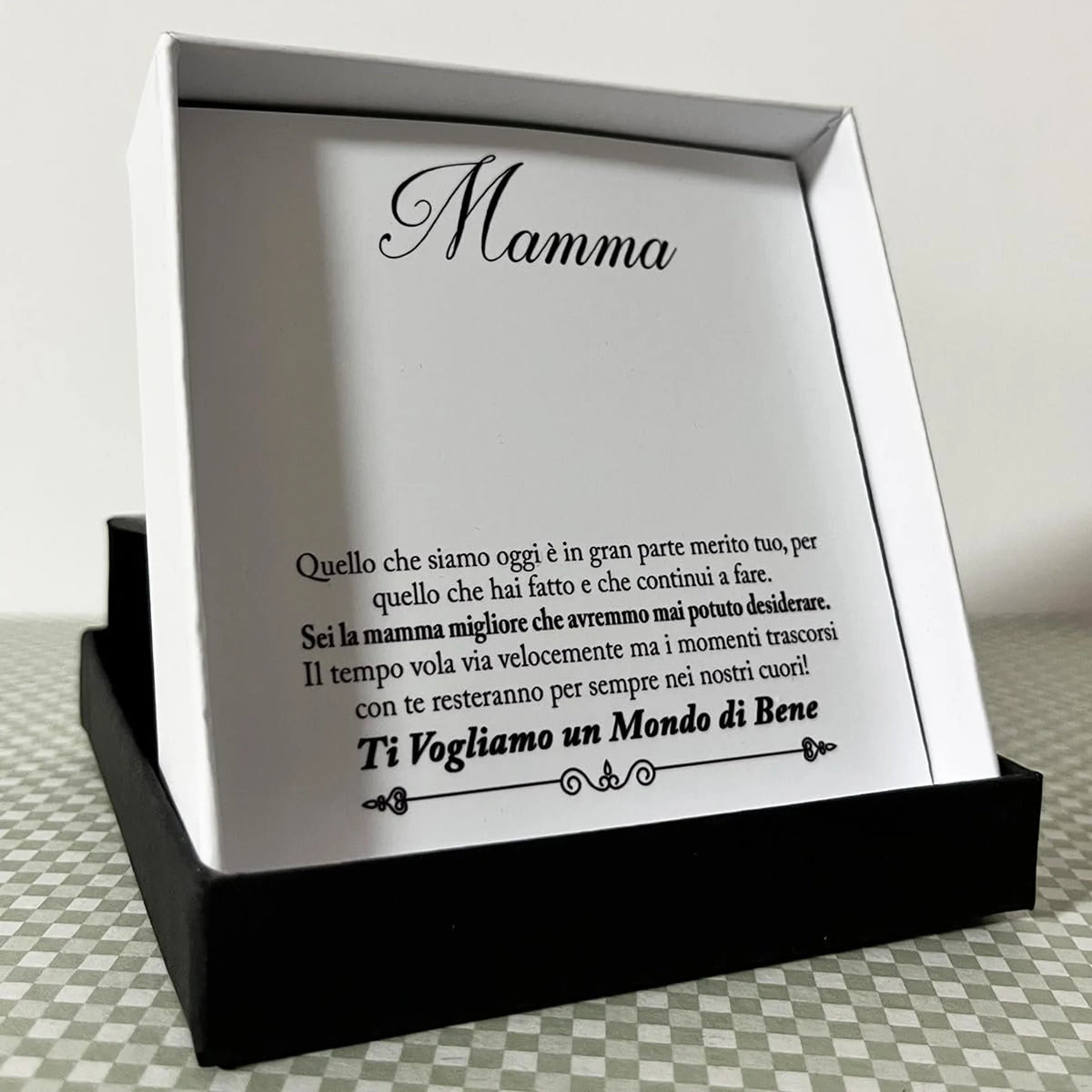 Confezione regalo aperta con dedica Mamma